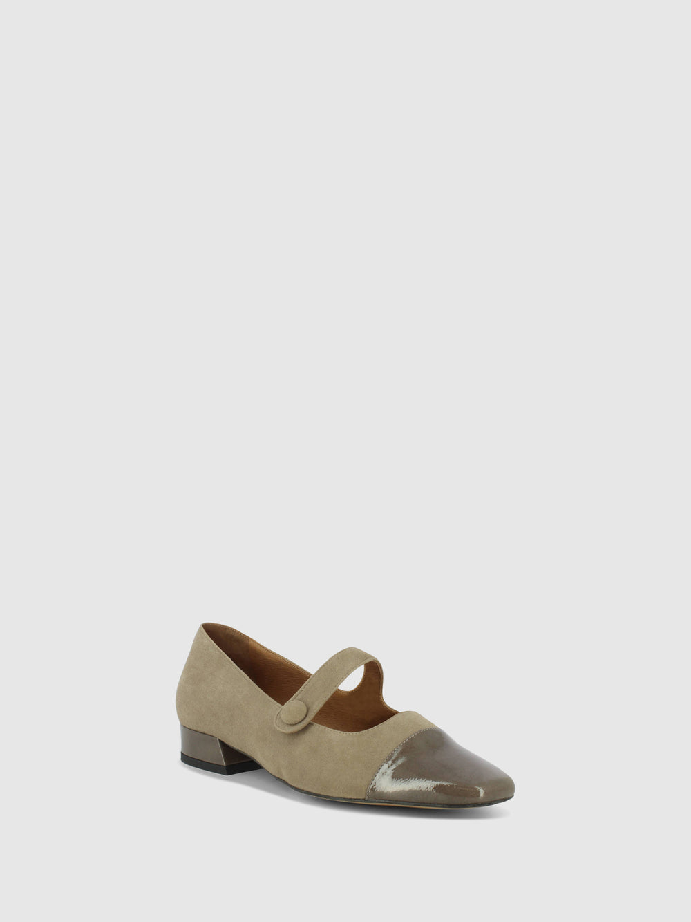 Sapatos com Fivela em Taupe