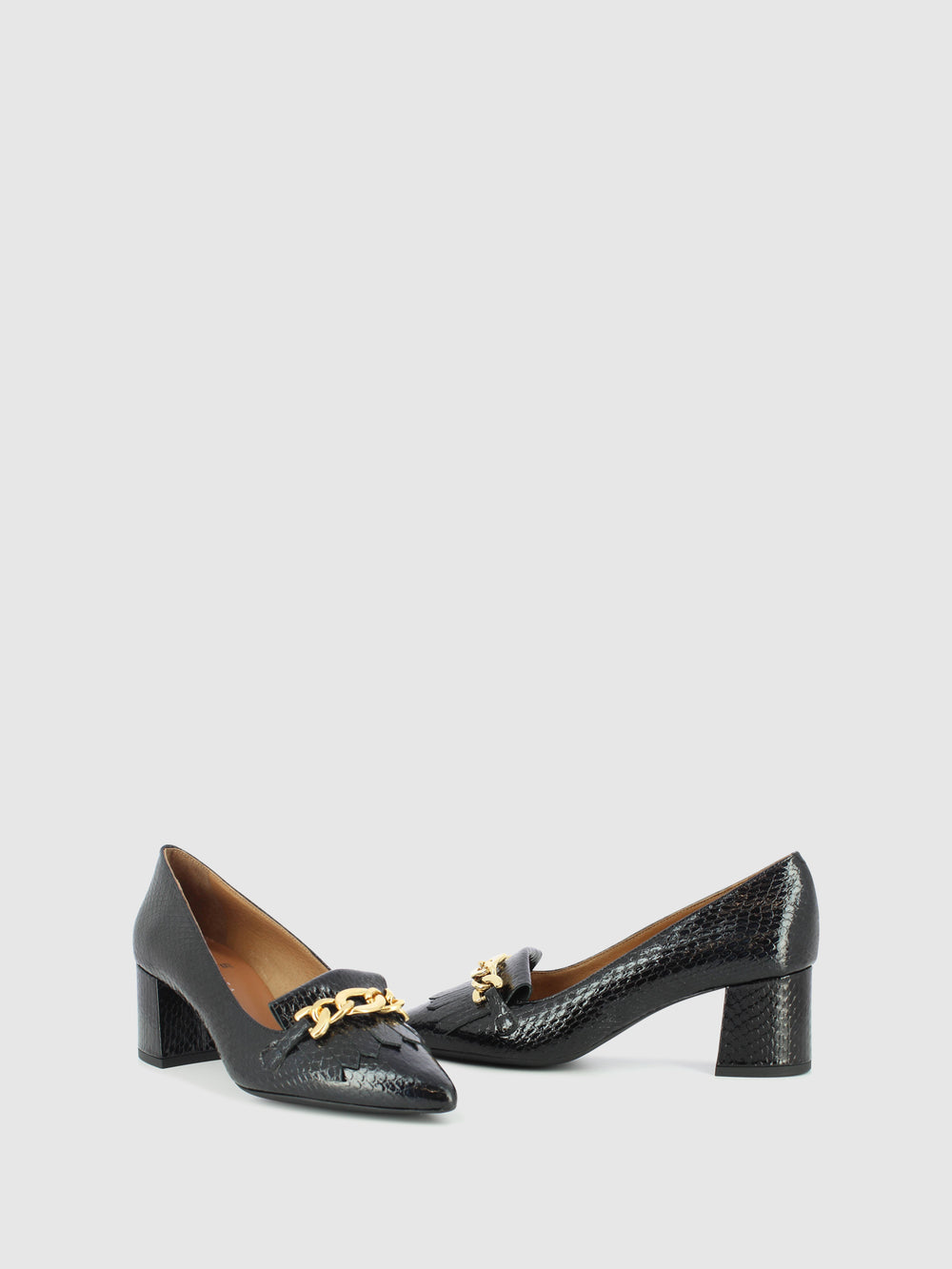 Sapatos com Apliques em Preto