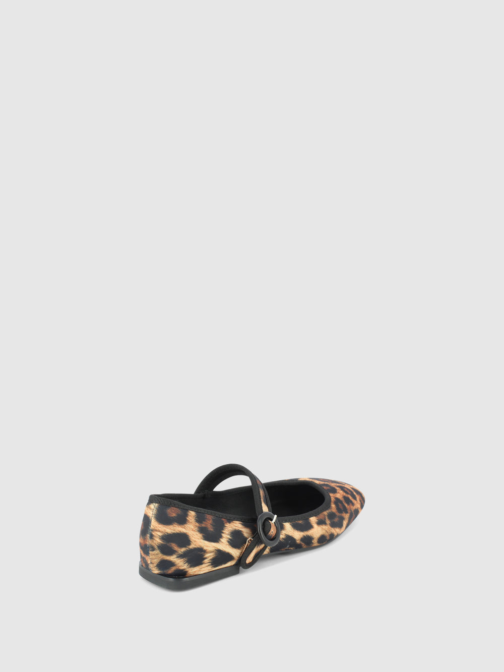 Sapatos com Fivela em Leopardo