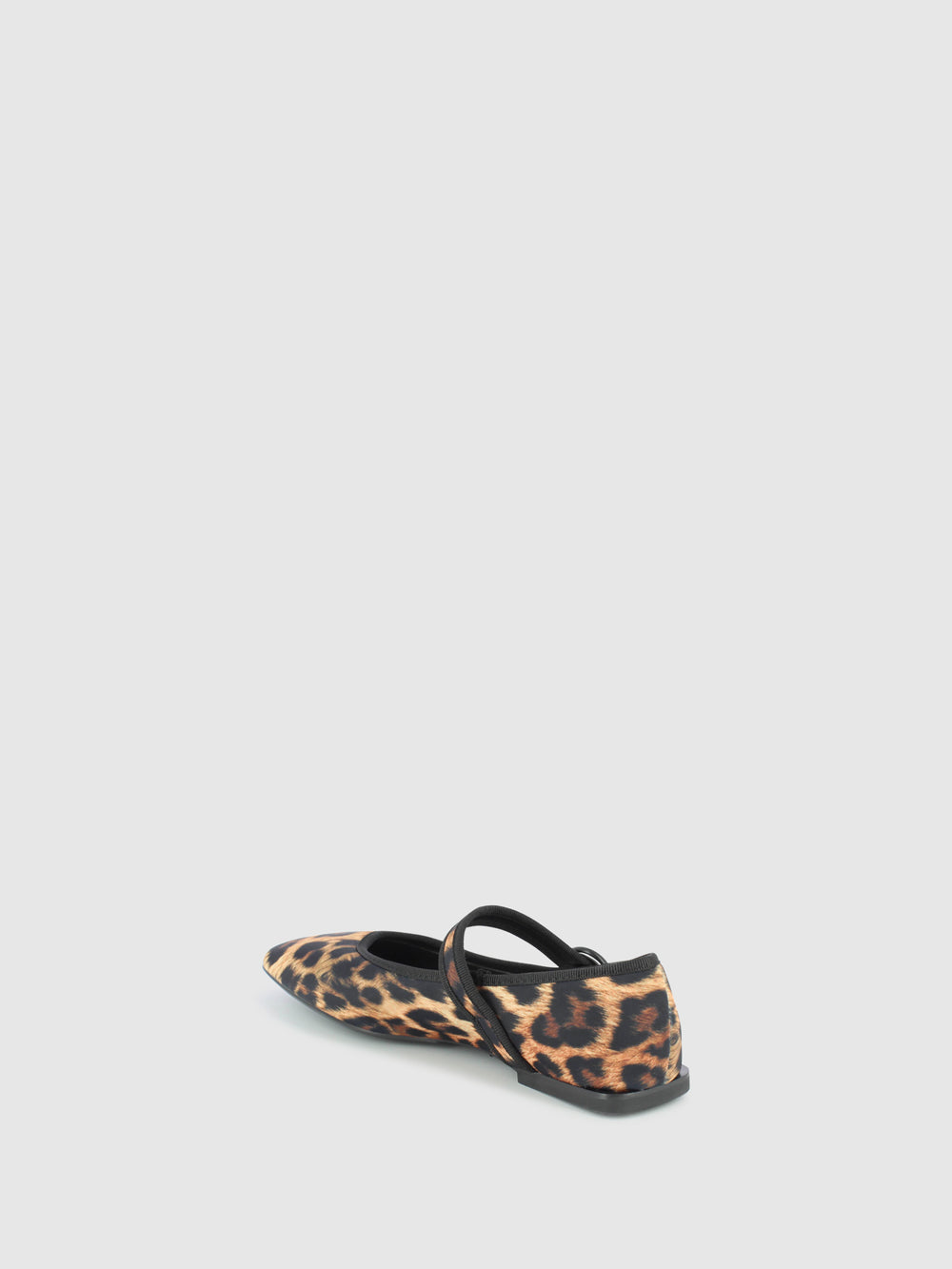 Sapatos com Fivela em Leopardo