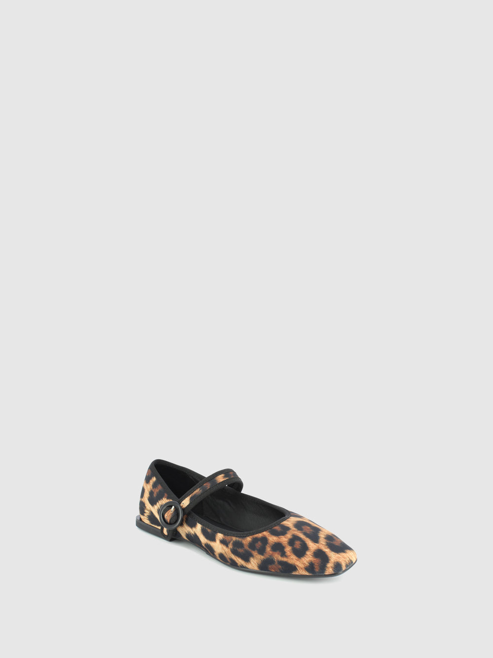 Sapatos com Fivela em Leopardo