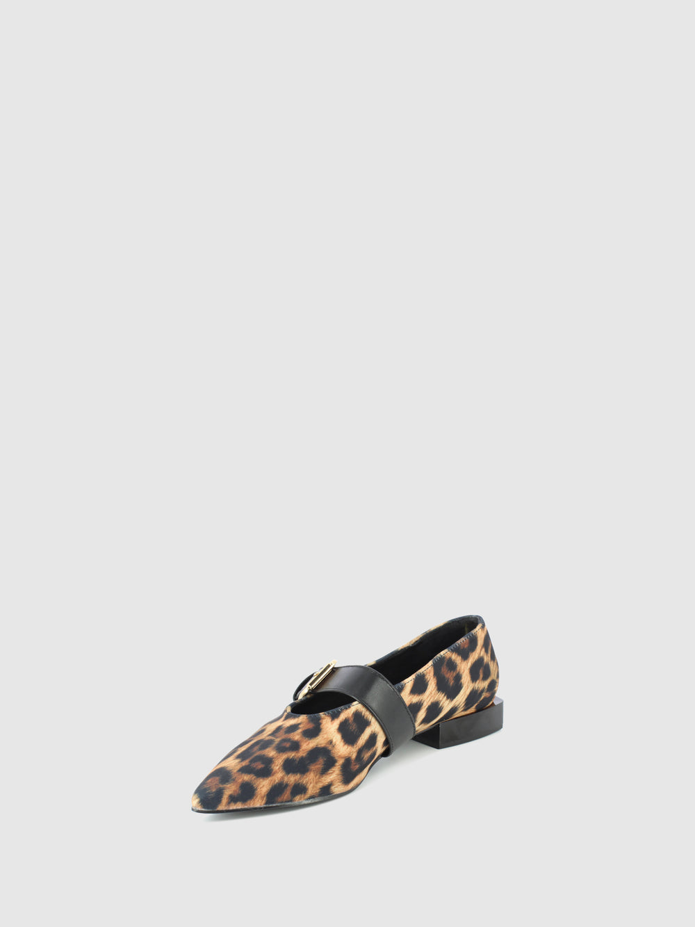 Sapatos com Fivela em Leopardo