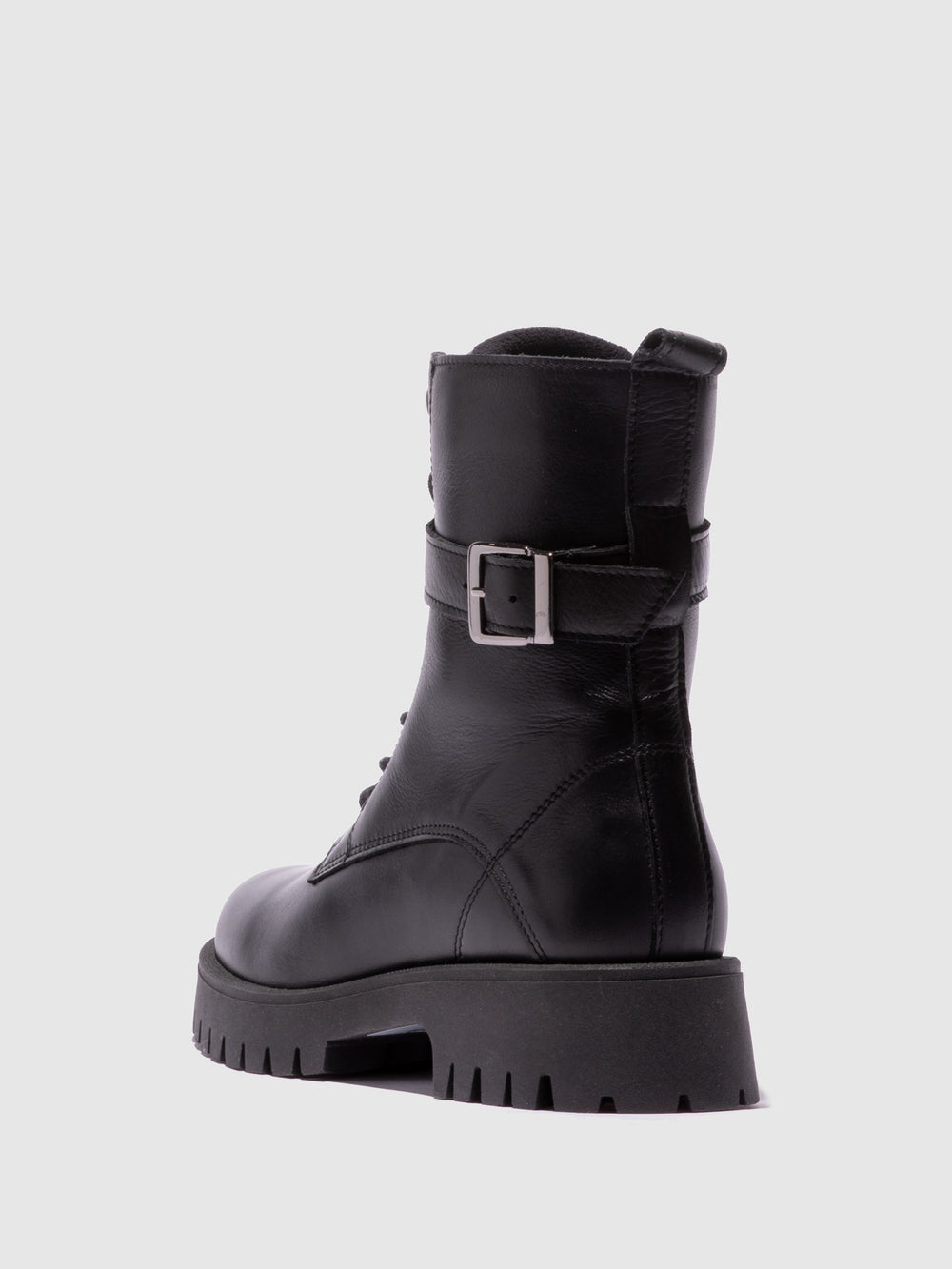 Botins com Atacadores em Preto