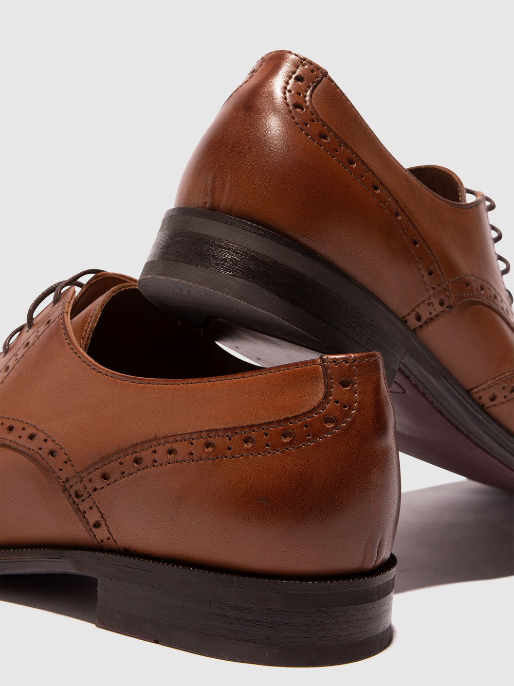 Sapatos com Atacadores em Camel