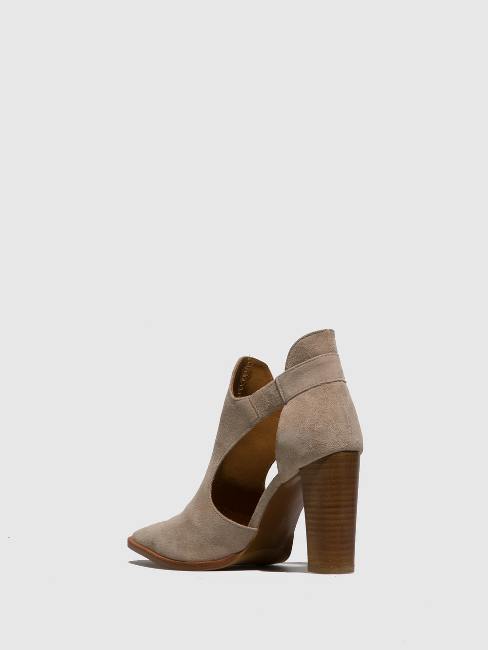 Botins Pontiagudas em Bege