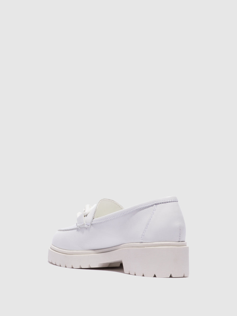 Sapatos com Ponta Redonda em Branco