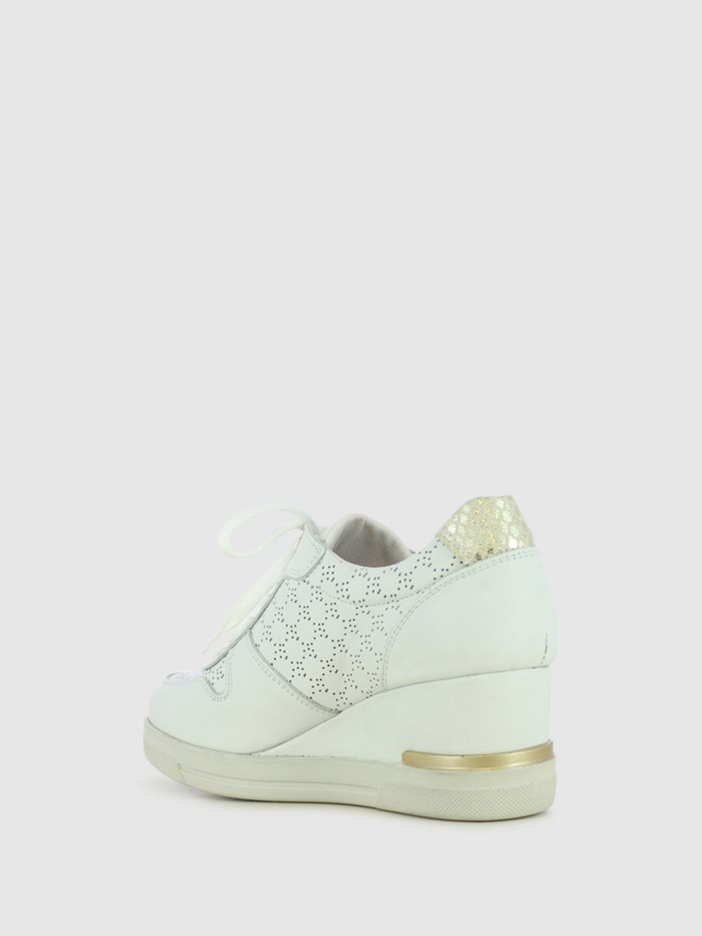 Sapatos com Cunha em Branco