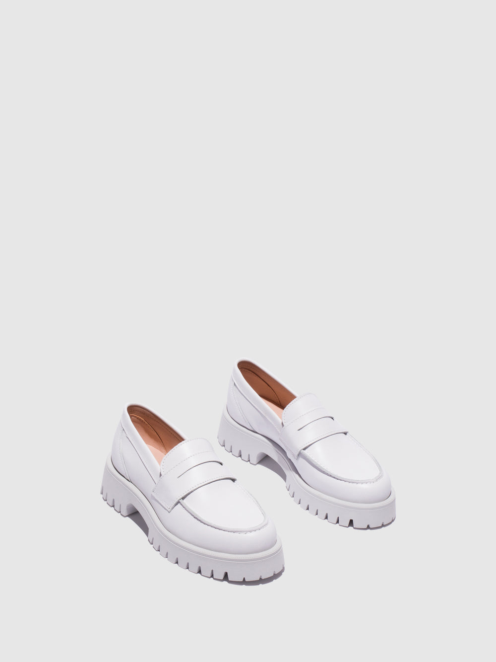 Sapatos Mocassins em Branco