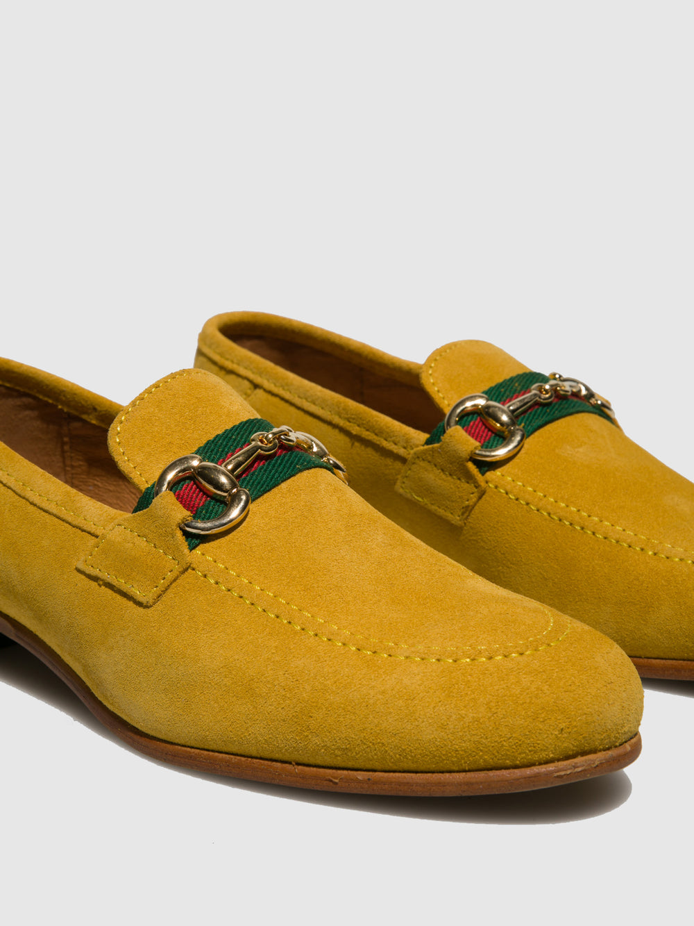 Sapatos Mocassins em Pele Amarela