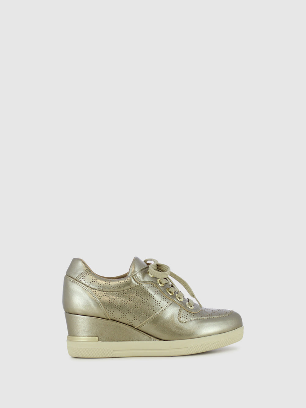 Sapatos com Cunha em Dourado
