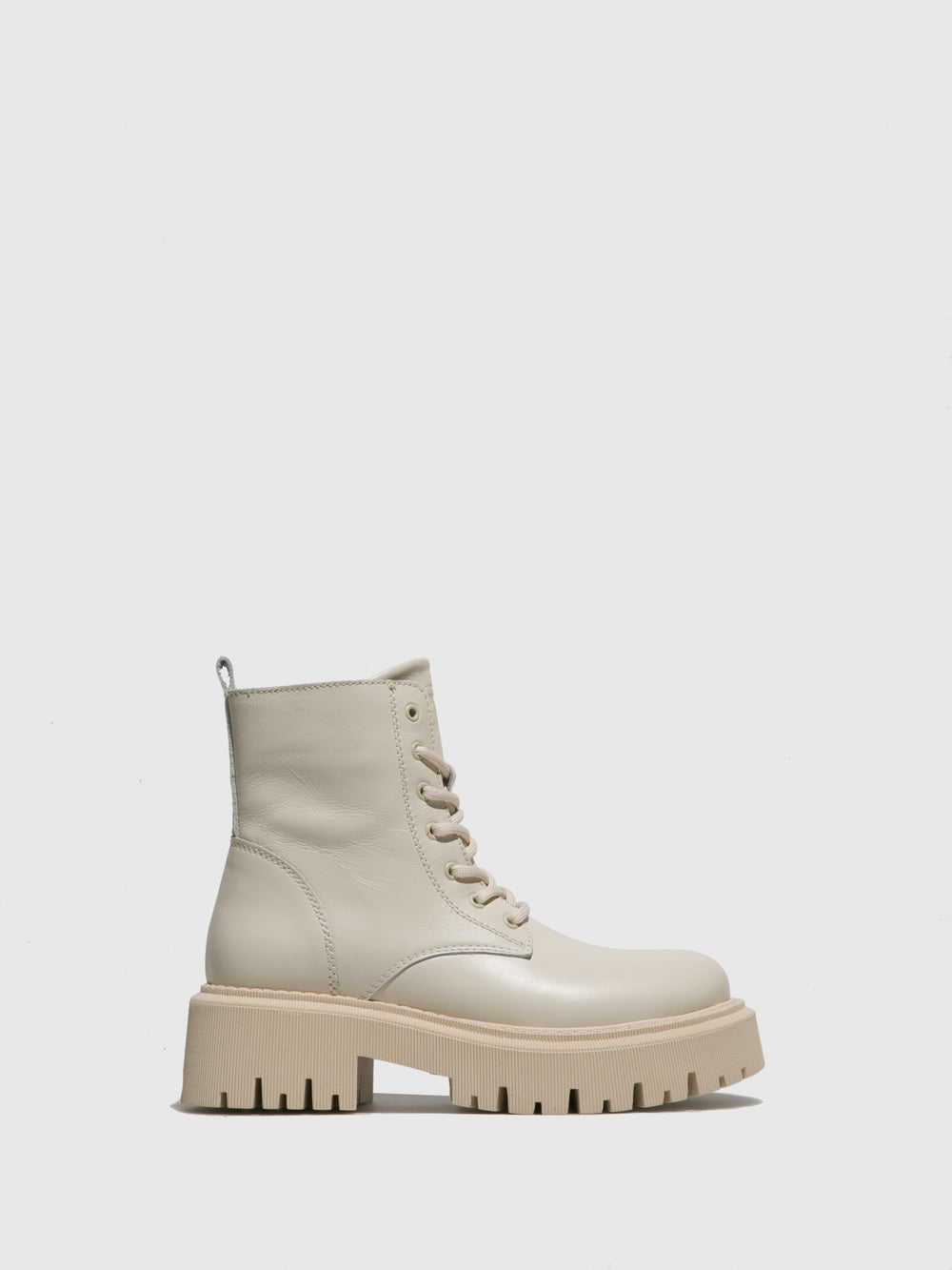 Botins com Atacadores em Bege
