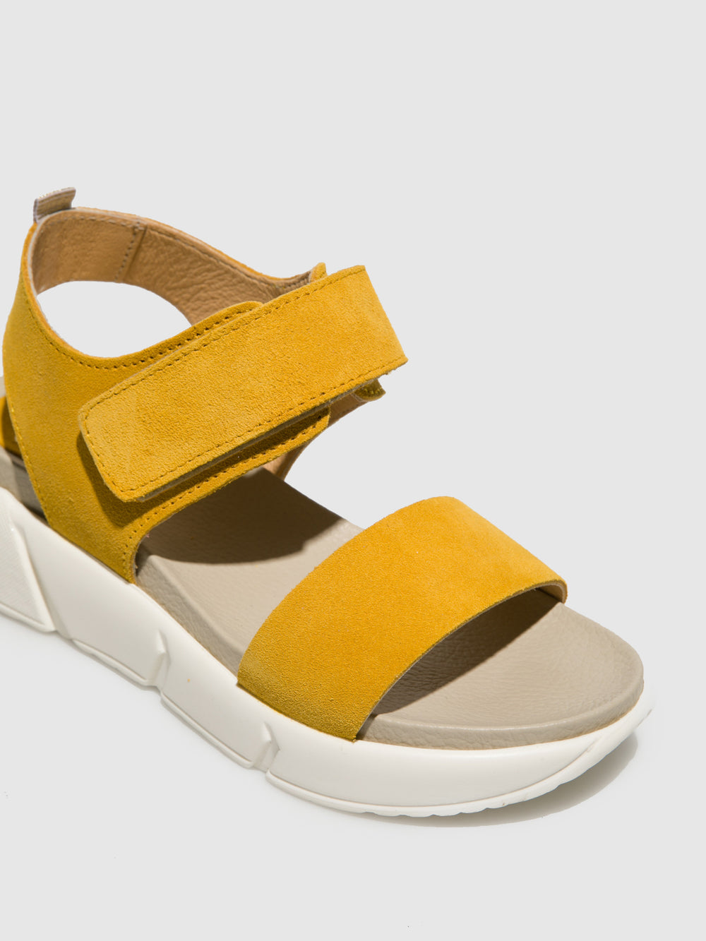 Sandálias com Velcro em Amarelo