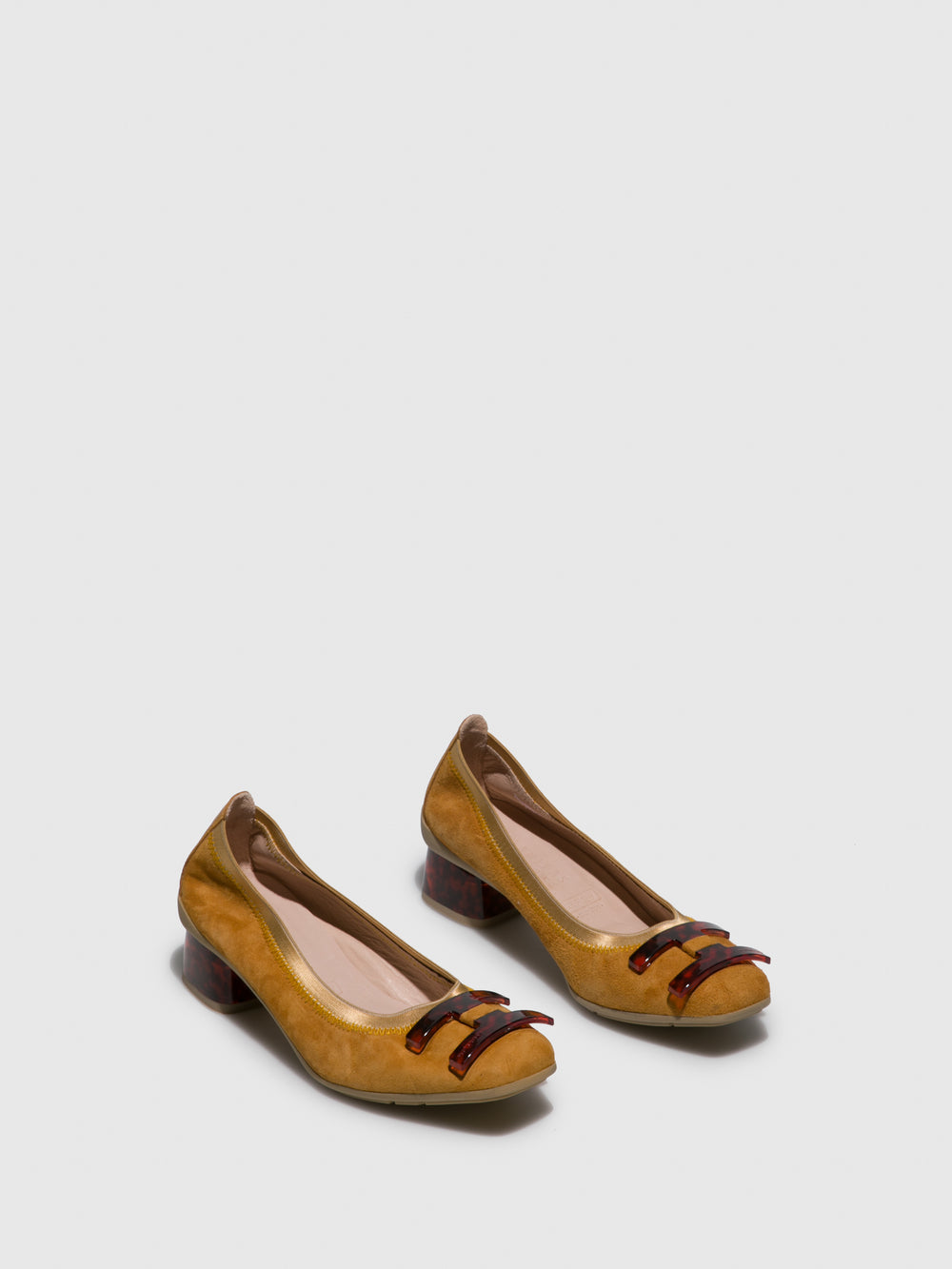 Sapatos de Salto Grosso em Camel