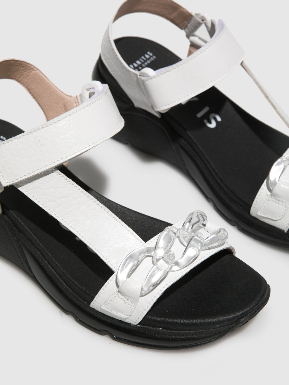 Sandálias com Velcro em Branco