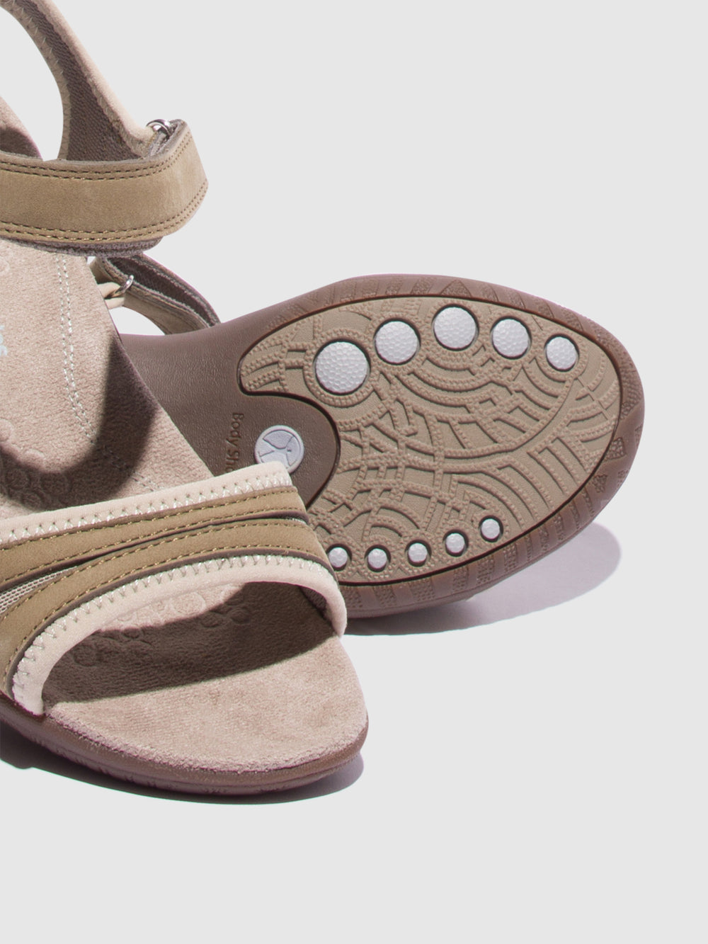 Sandálias com Velcro em Castanho