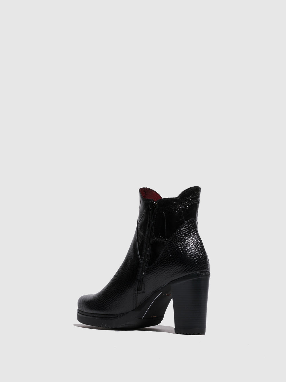 Botins com Atacadores em Preto