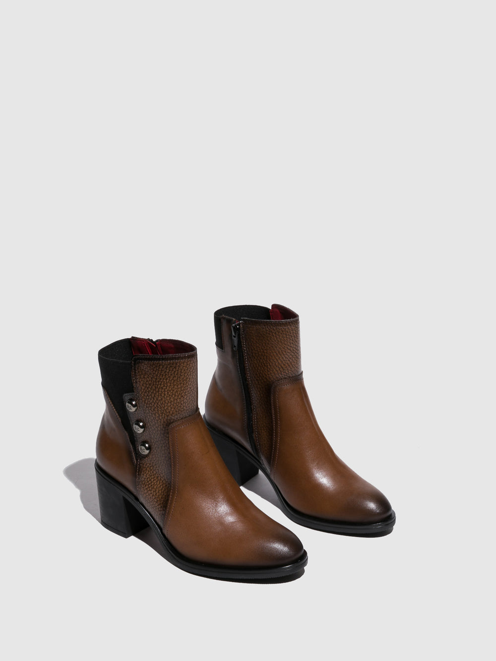 Botins com Fecho em Camel
