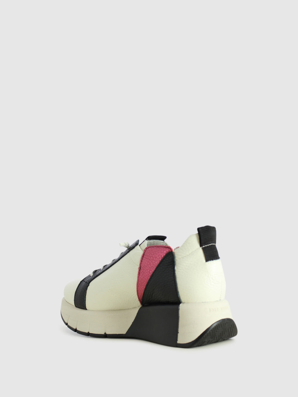 Sapatos com Atacadores em branco preto rosa