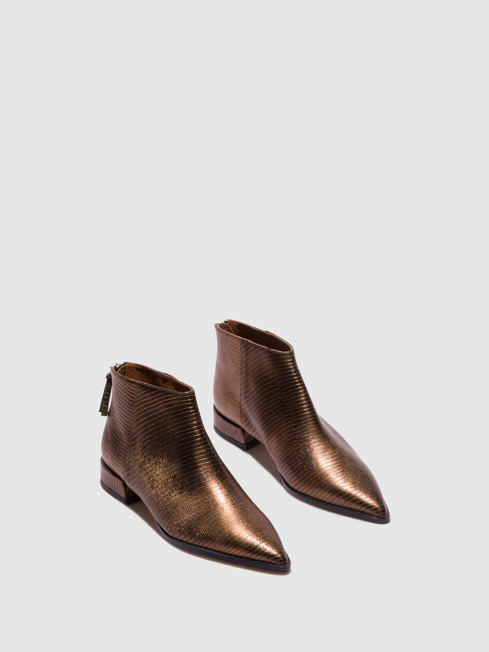 Botins com Fecho em Bronze