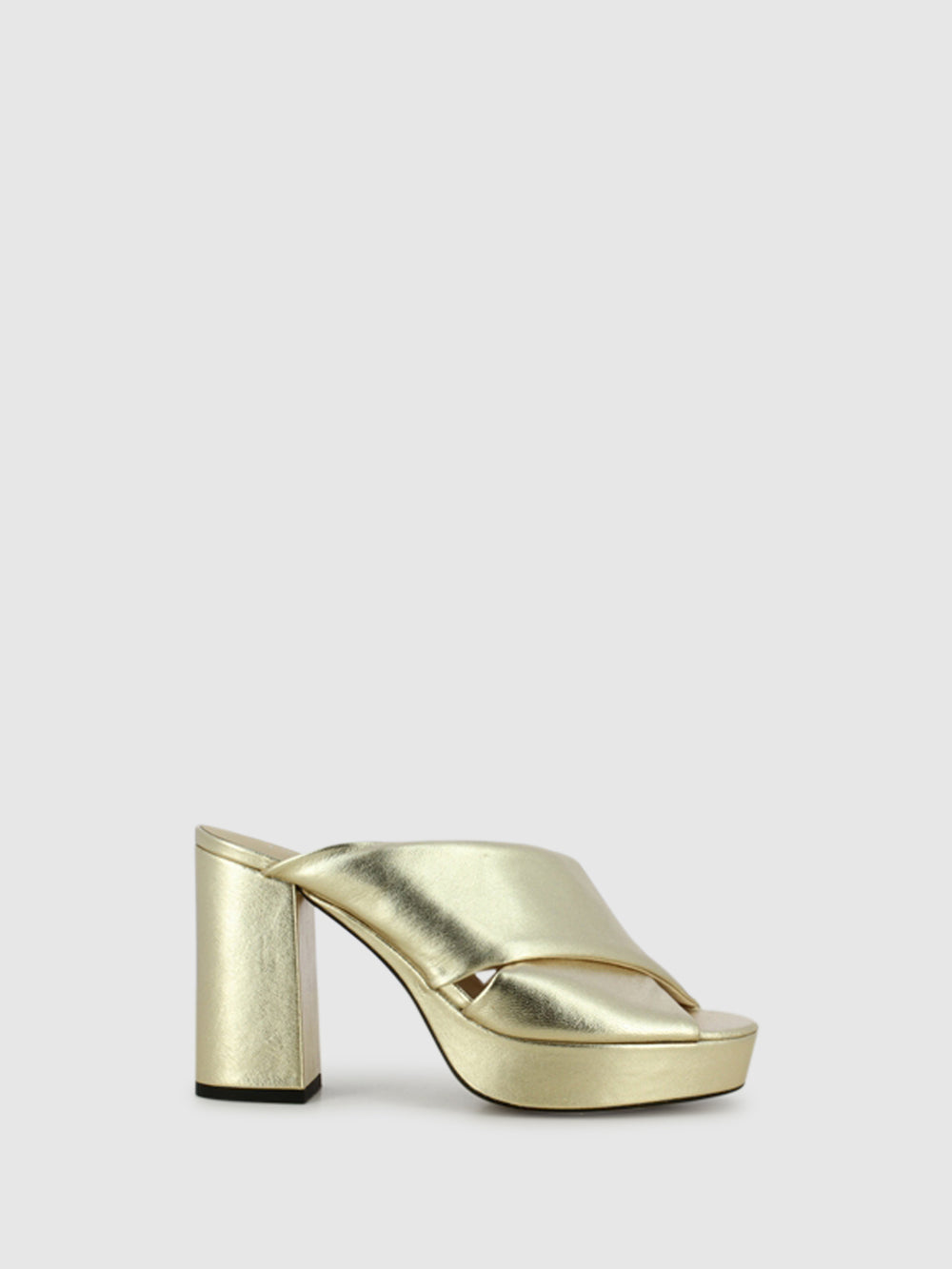 Sandálias de Plataforma em Dourado