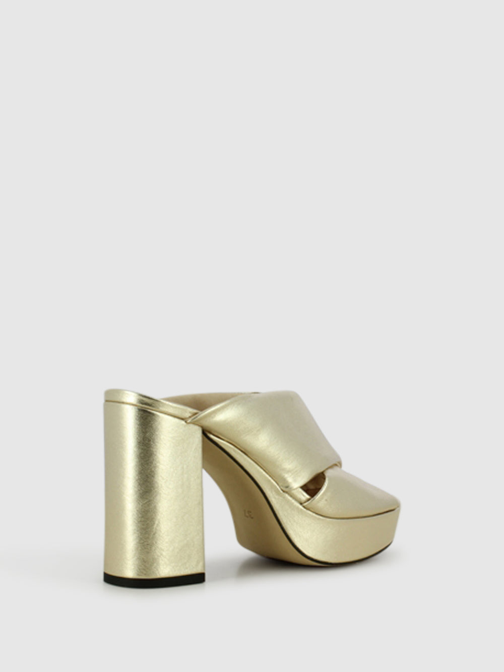 Sandálias de Plataforma em Dourado