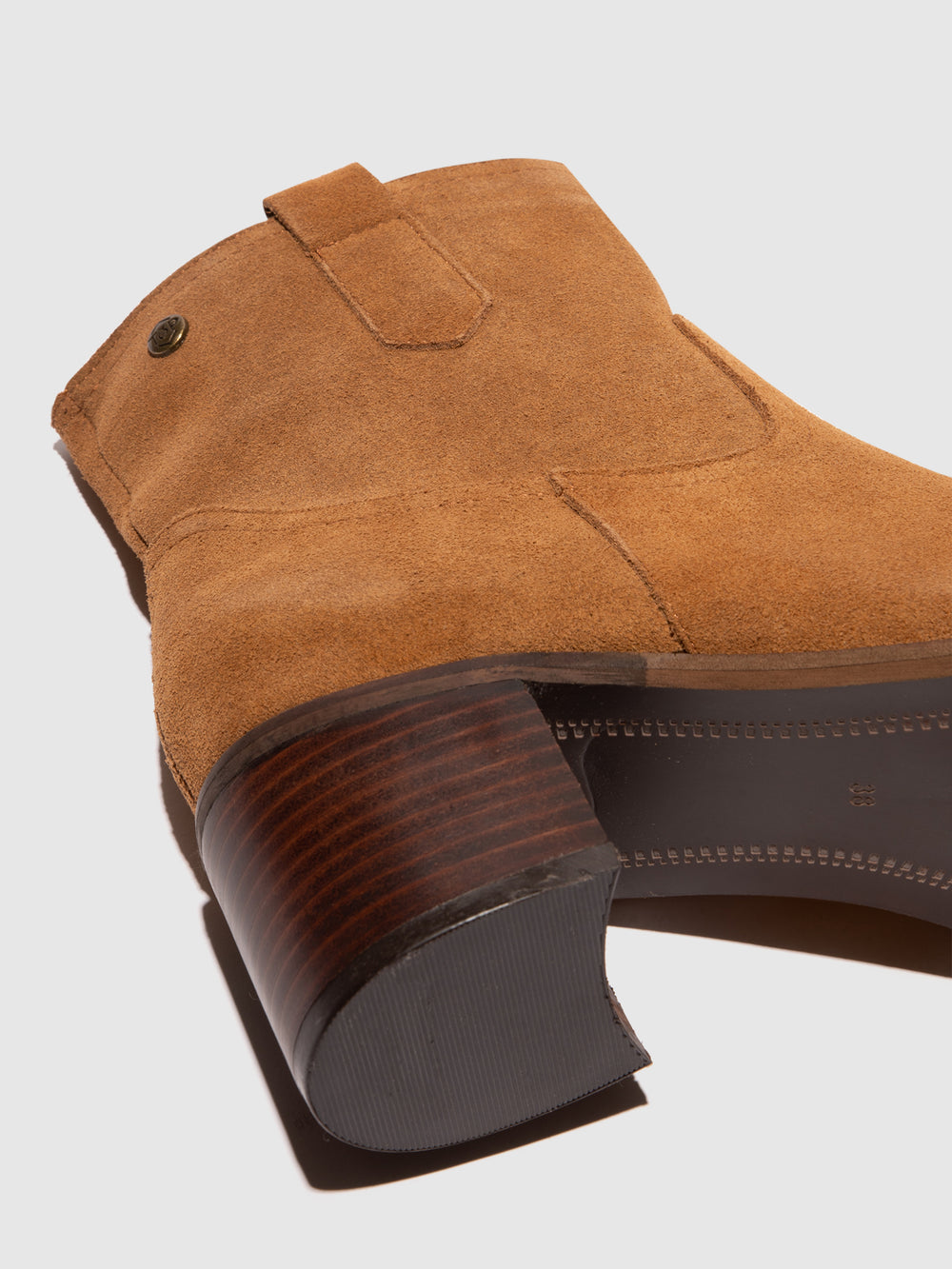 Botins com Ponta Redonda em Camel